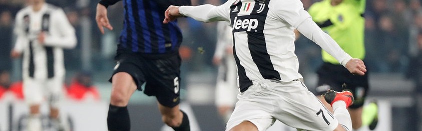  巴黎圣日耳曼主场大胜领跑积分榜  