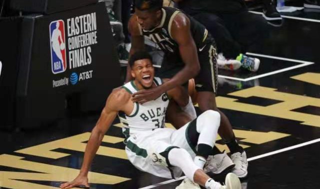  字母哥伤退雄鹿遭遇两连败  