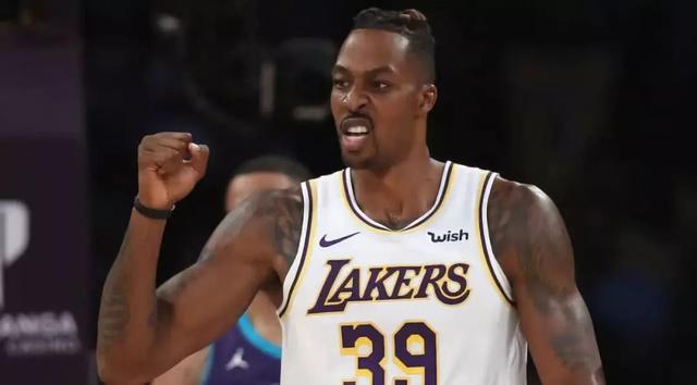  詹姆斯生涯总得分突破四万分  