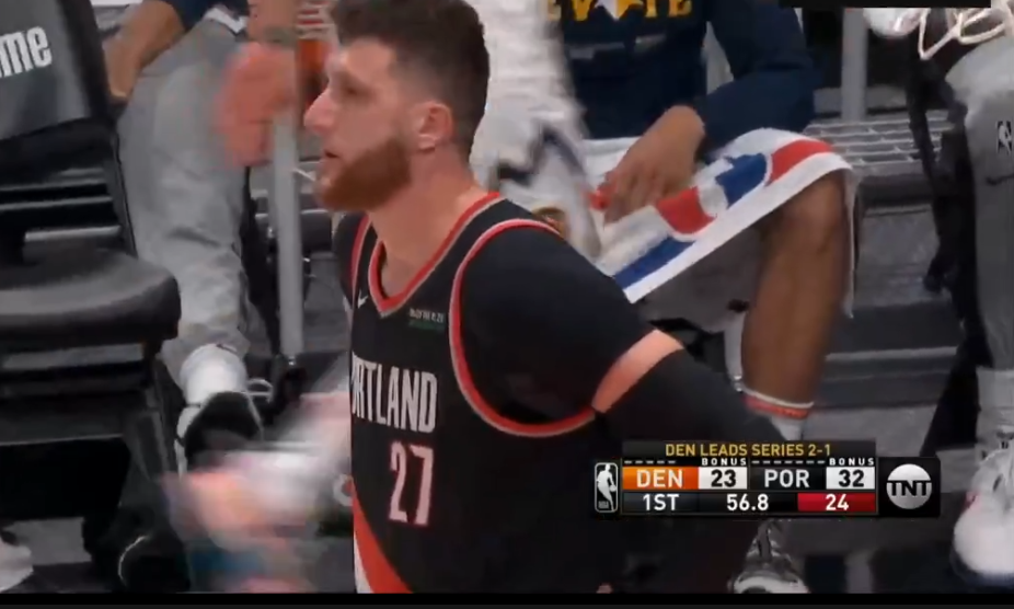  约基奇揽三双加关键封盖带领掘金击败凯尔特人